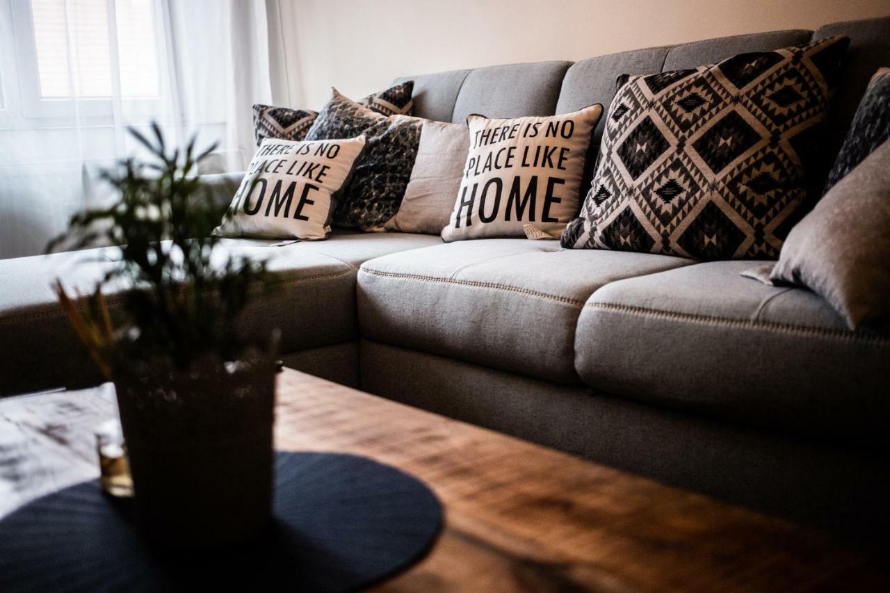 ULTRACENTRAL Luxury Apartment Oradea Extérieur photo
