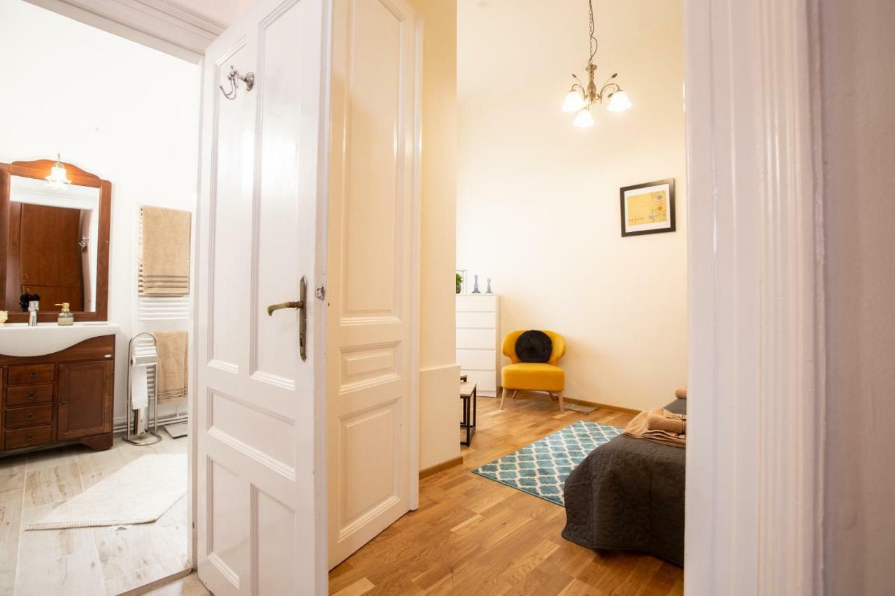 ULTRACENTRAL Luxury Apartment Oradea Extérieur photo