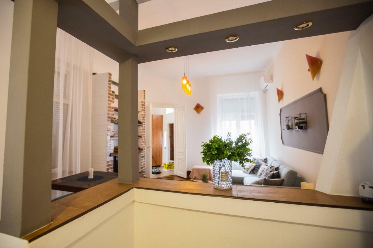 ULTRACENTRAL Luxury Apartment Oradea Extérieur photo